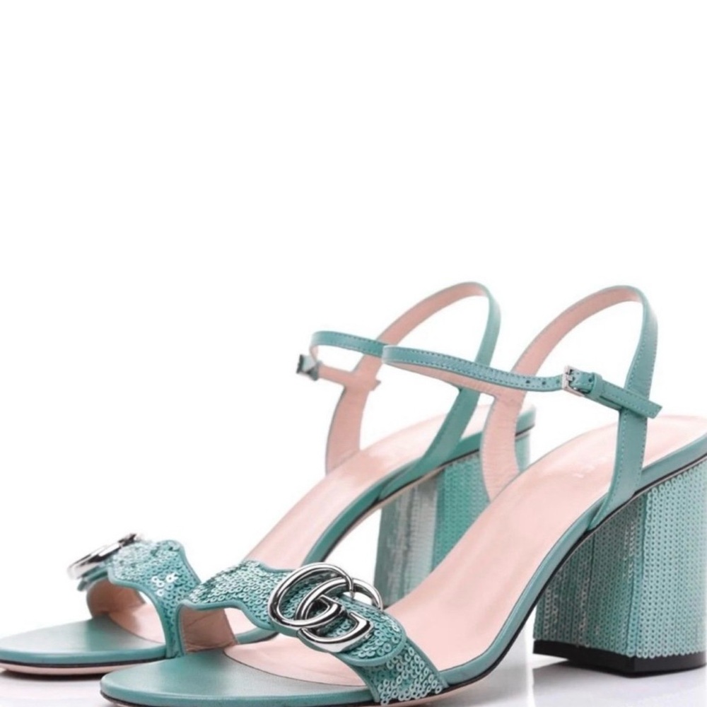 AUTHENTIC. New. Gucci Double G Logo Leather Sandals Size: 39